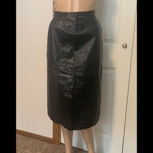 Vintage 80’s knee length black leather pencil skirt with pockets